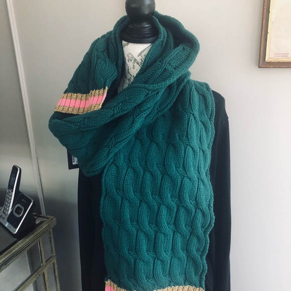 Gucci scarf NWT hat available! - Picture 3 of 12